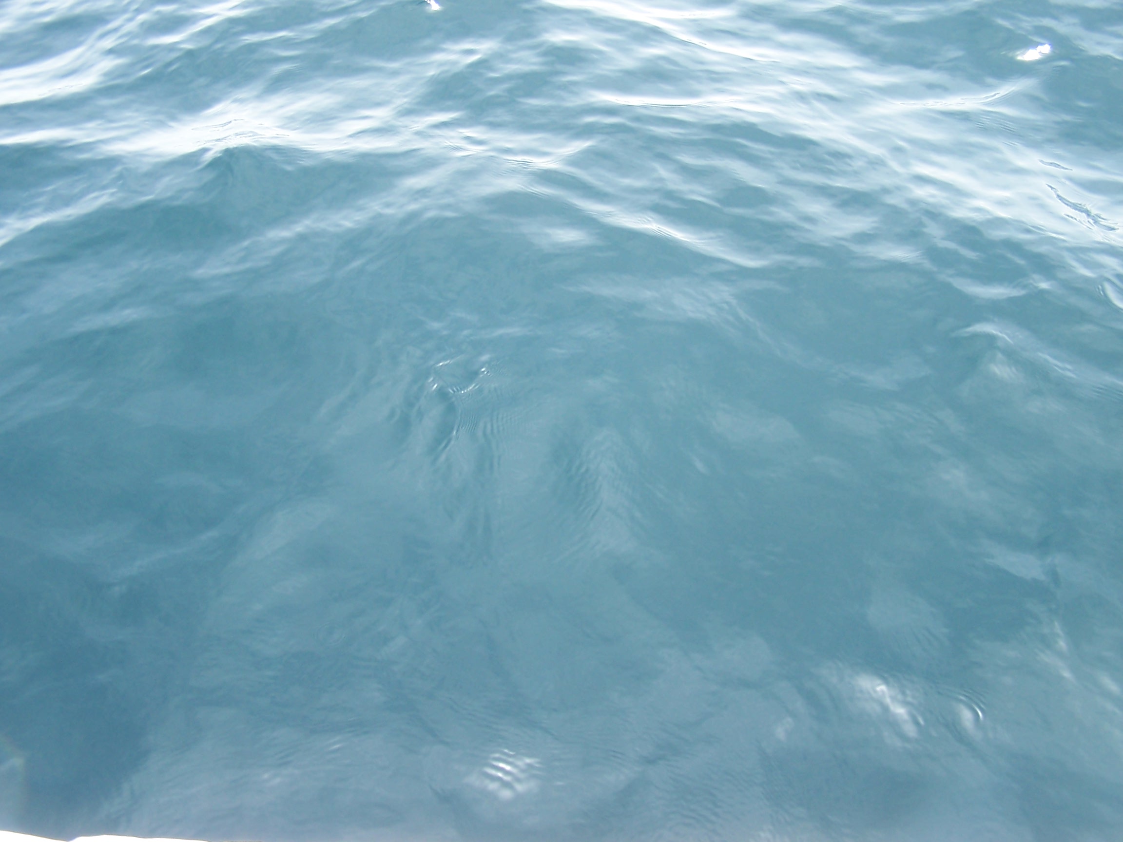 2012-Insider - 11.11.11 - Wasser an der Stelle im Titicacasee, wo die Erdkundalini neu verankert wurde.